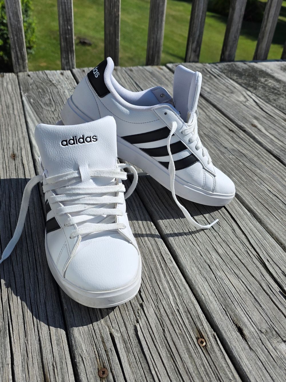 adidas Men's White Sneakers with Black Stripes - Classic Court Style